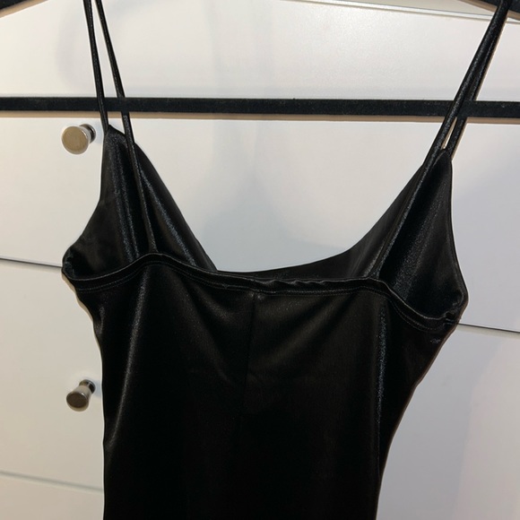 Black cowl- neck Windsor dress. Middie length + slit - Picture 4 of 5
